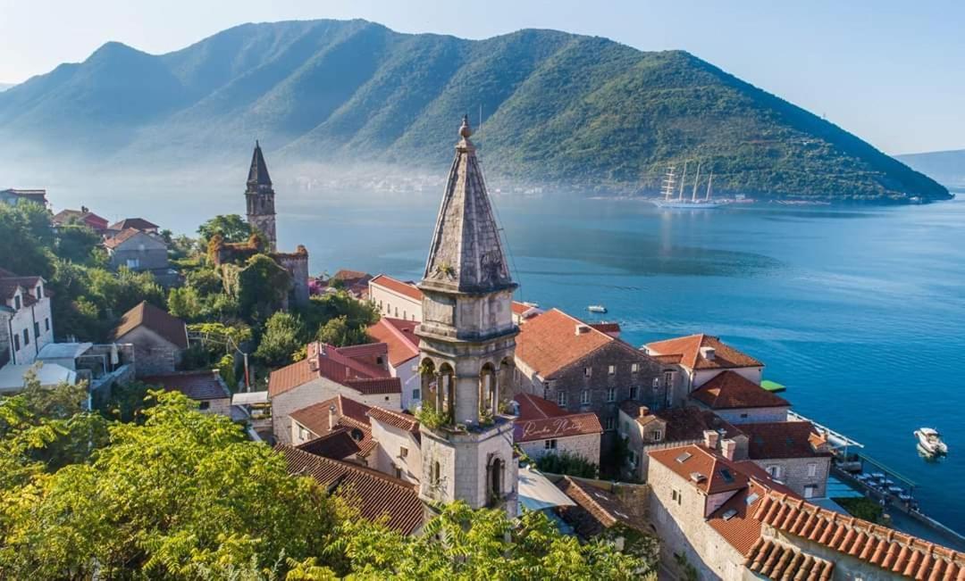 Alisa Sea View Apartment Prcanj Kotor Exterior photo